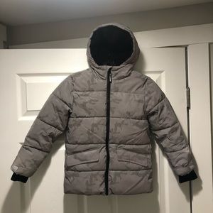 Boys grey reflective camo fabric cozy puffer Jacket size 7